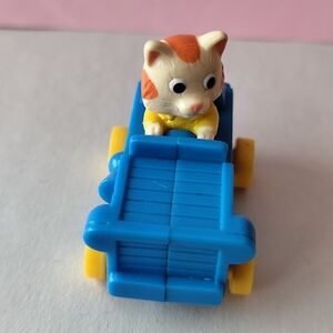 Huckle Cat Richard Scarry's Busy Town 1994 McDonald's Blue Toy Car